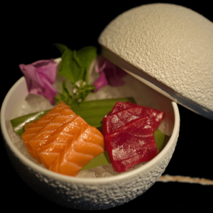 sashimi (salmon, akami)